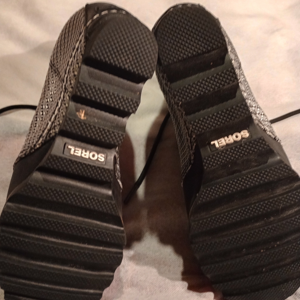 Sorel Black and White Lace-Up Ankle Booties - Great Condition - Picture 11 of 11